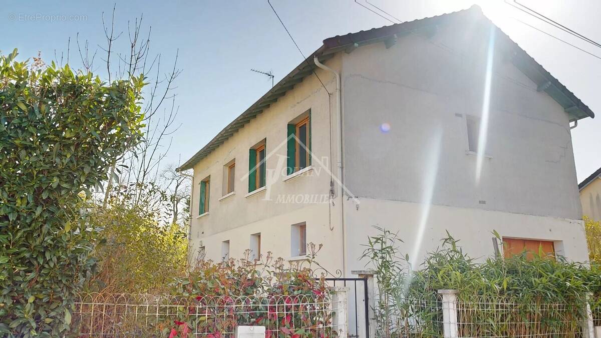 Maison à BOURBON-L'ARCHAMBAULT