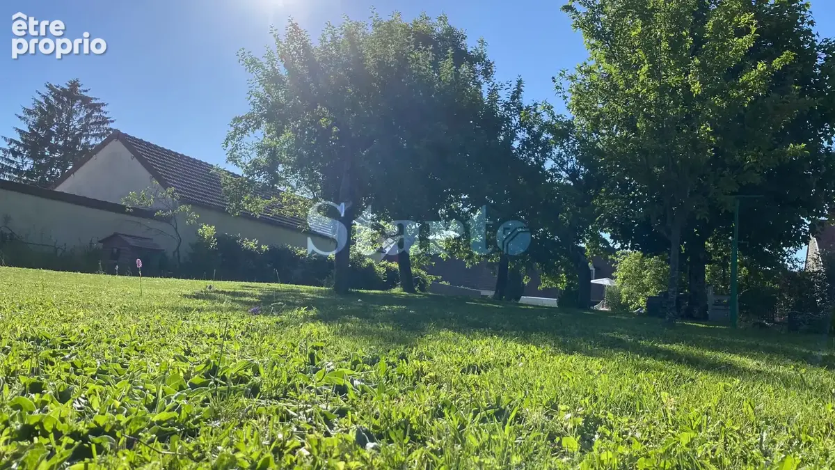 Ancien corps de ferme avec jardin arboré et piscine - photo 19