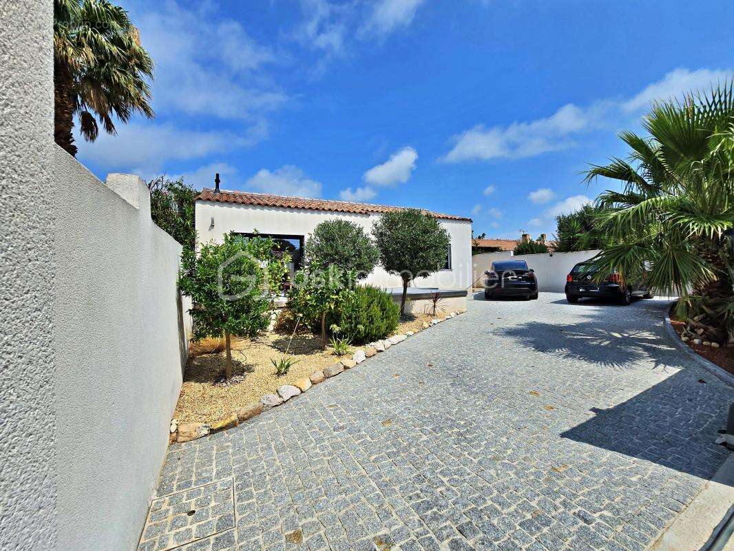 Maison t4 96 m² – terrain 535 m² – entièrement reconstruite en 2020 – piscine – garage - photo 2