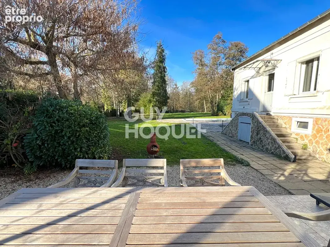 Propriété d'exception à Mennecy. Élégance, volumes et cadre naturel privilégié - photo 2