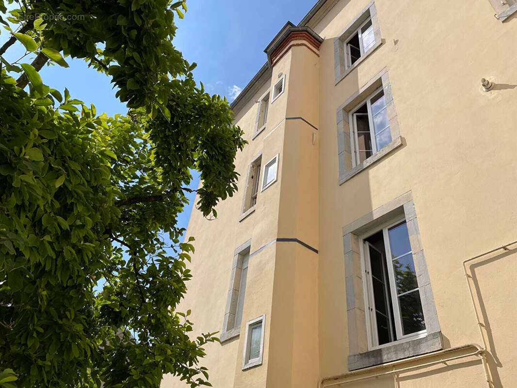 Place Flore : bel appartement ancien de 118 m2 avec parking - photo 9