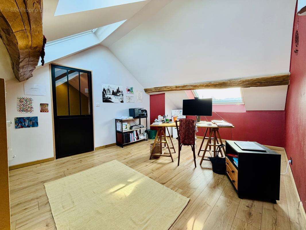 Maison à SAINT-GEOIRE-EN-VALDAINE