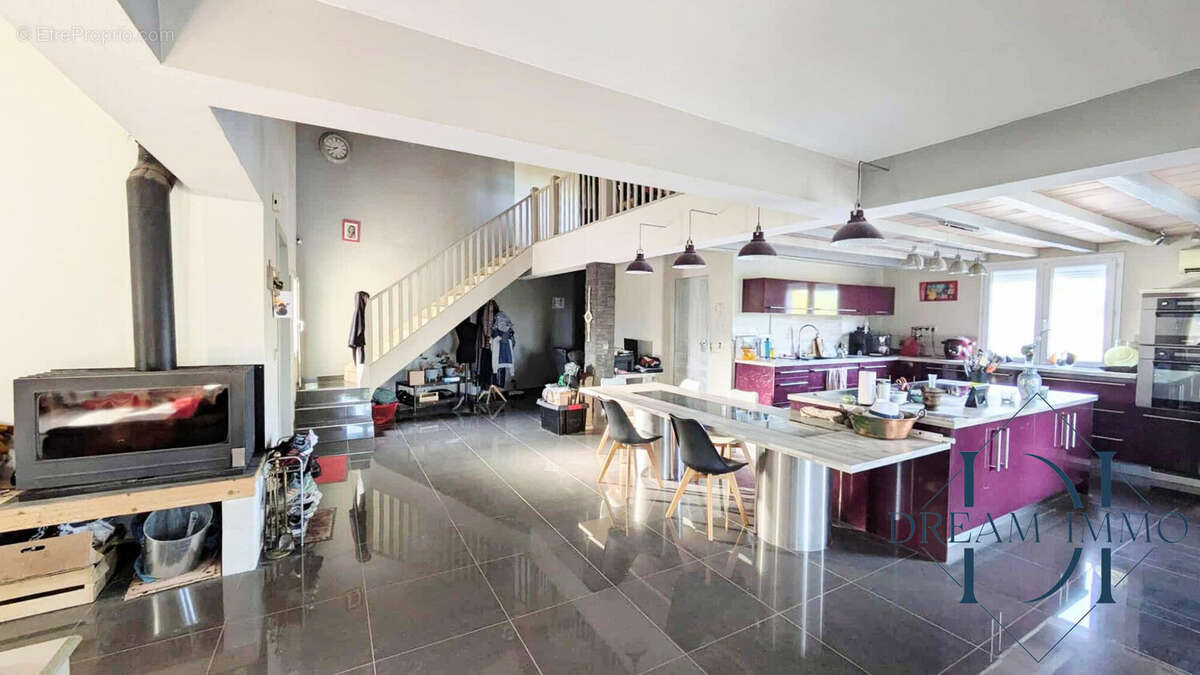 Maison à SAINT-CHRISTOL-LES-ALES