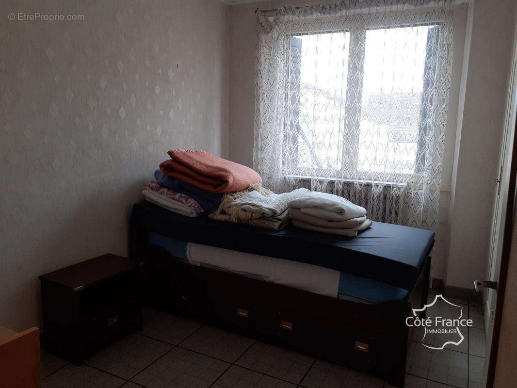 Maison 4 pièces avec dépendances dans village calme - photo 7