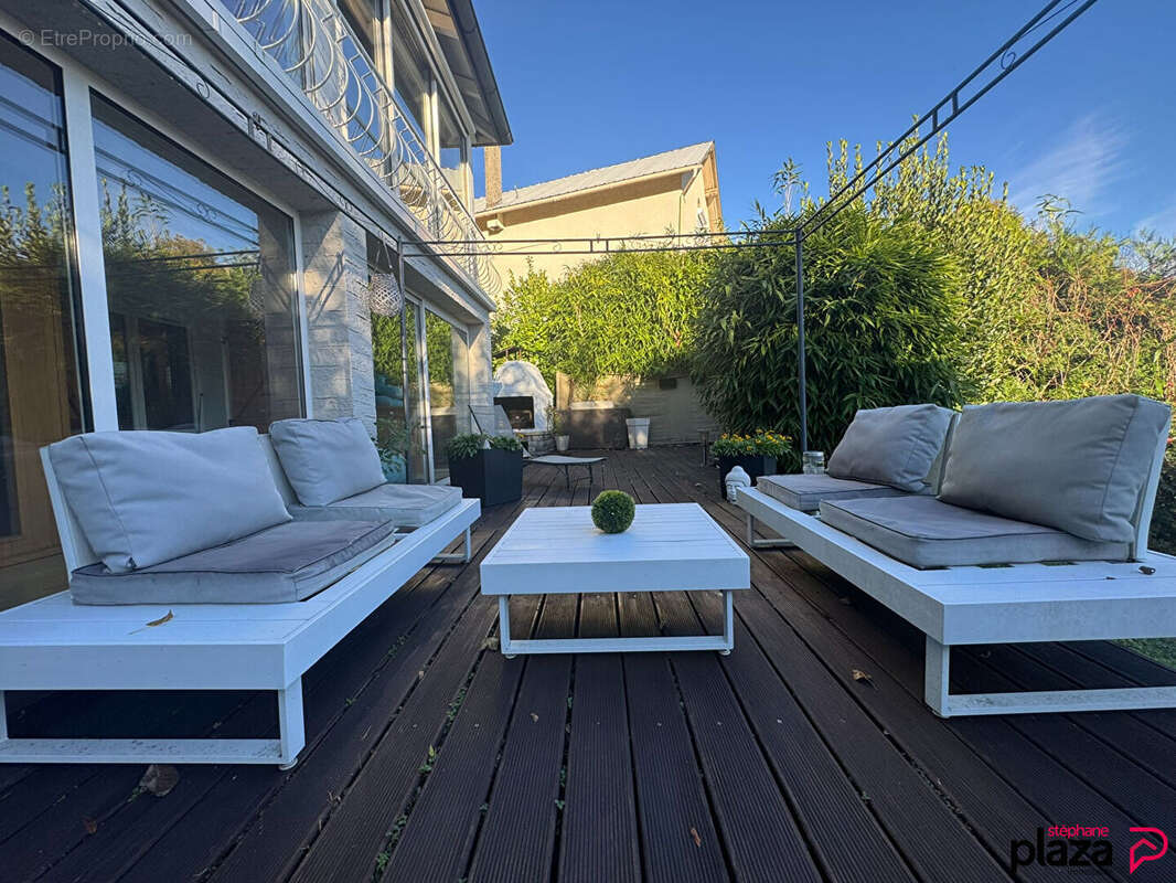 Maison à MONNETIER-MORNEX