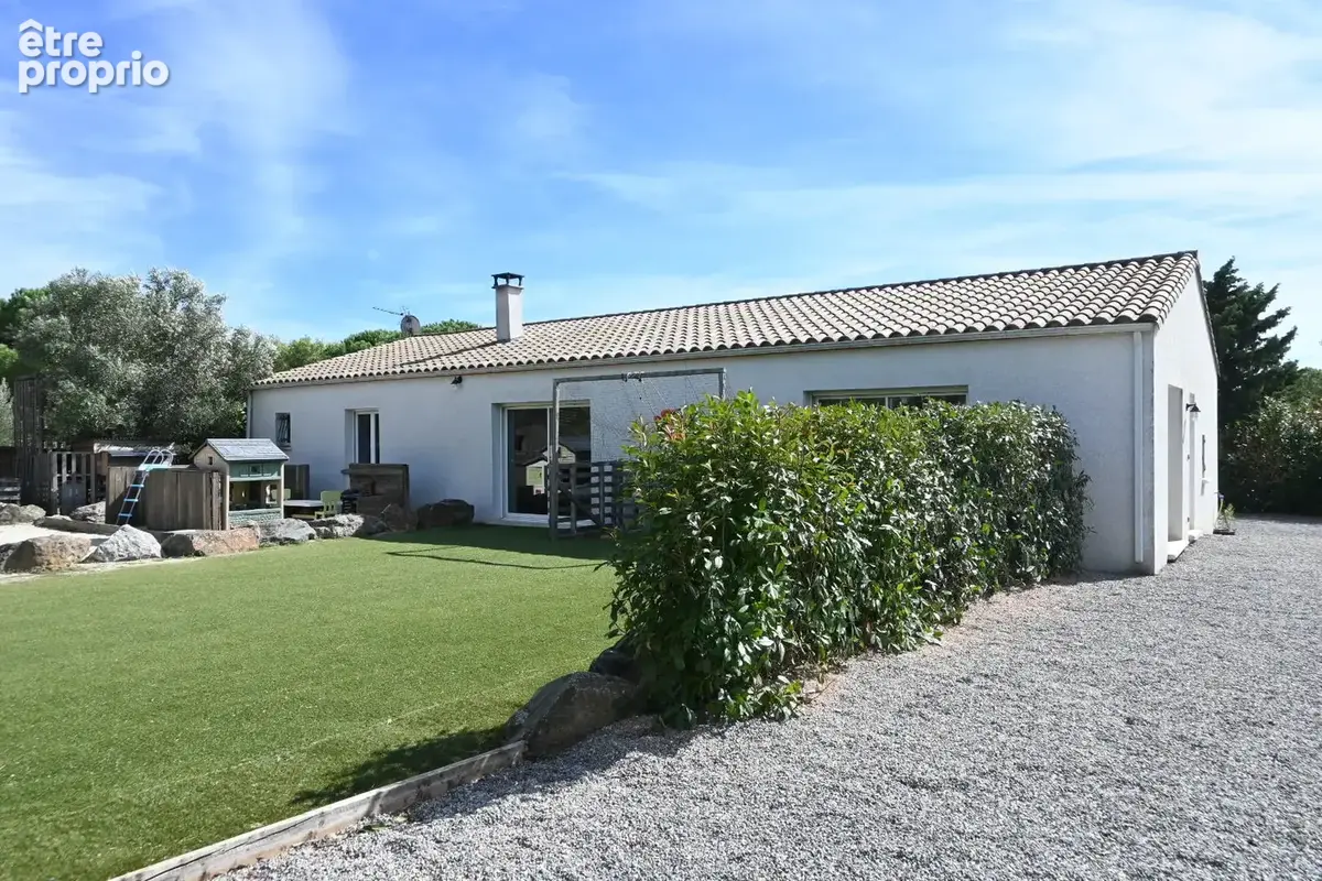 Villa de plain-pied avec piscine et grand terrain arboré à Villemoustaussou - photo 2