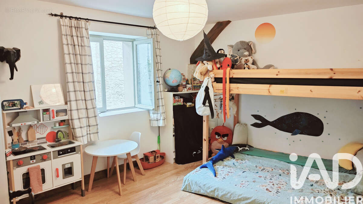 Maison 135 m² à Bonnes  - photo 8