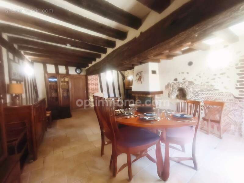 Maison à LA VILLE-AUX-CLERCS