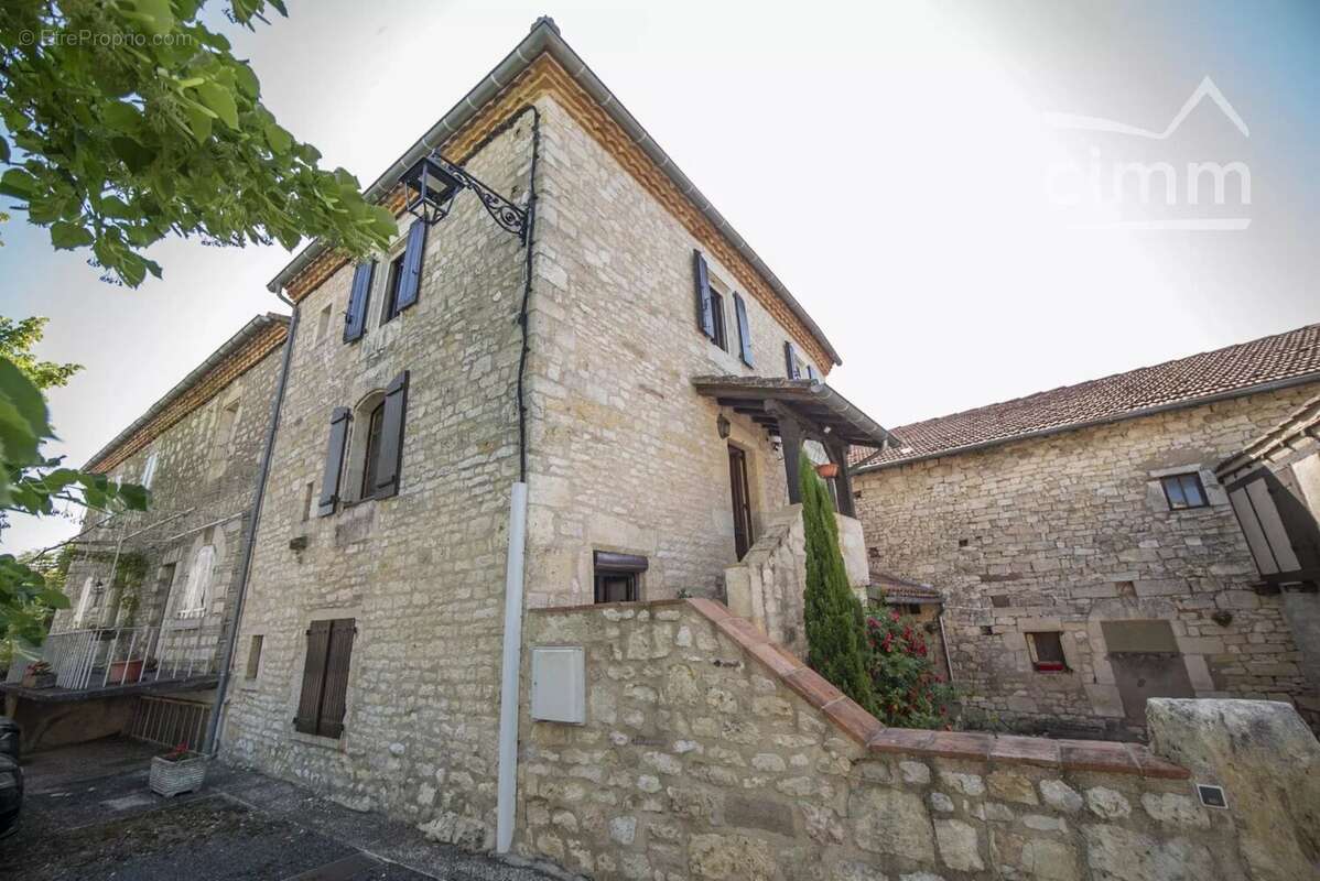 Belle maison au coeur du triangle d'or. - photo 3