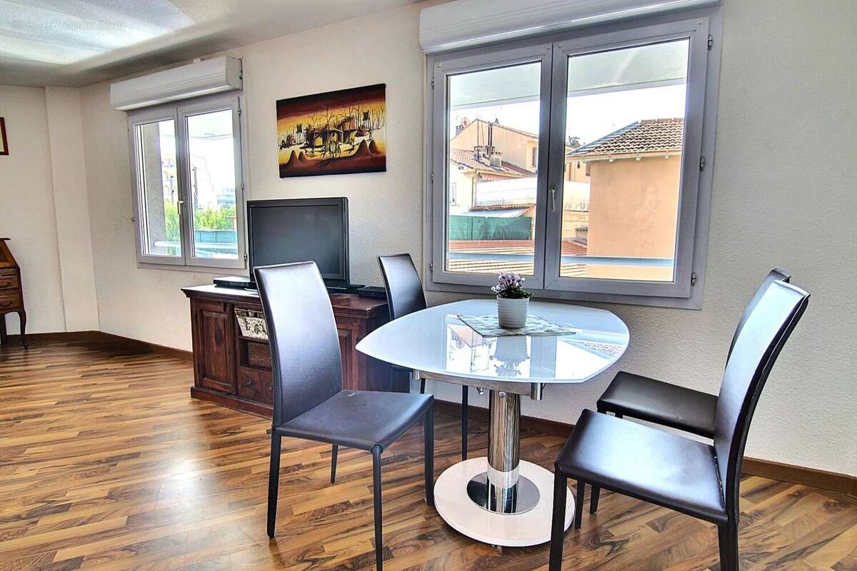 Appartement à ROQUEBRUNE-CAP-MARTIN