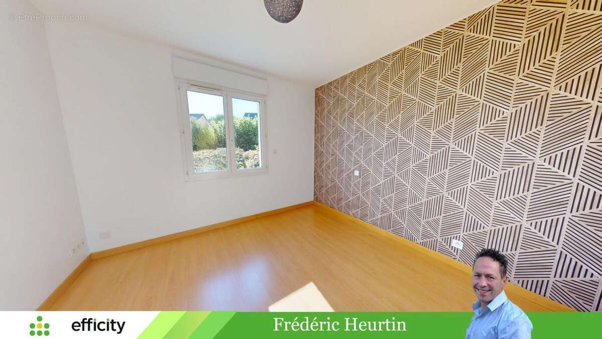 Maison 145 m² à Saint-Ouen-Des-Toits  - photo 7