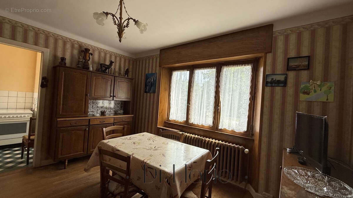 Provenchères-et-Colroy - Maison familiale 126 m2 avec dépendances et grand terrain - photo 5