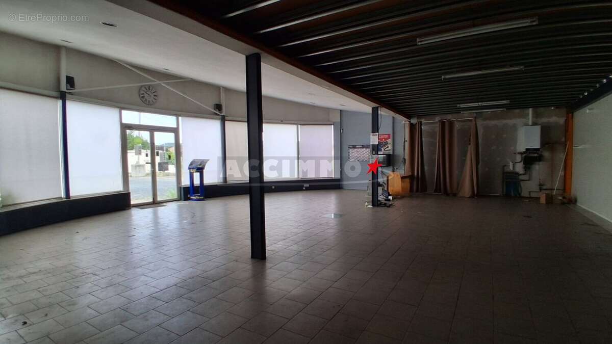 Commerce à LABOUTARIE