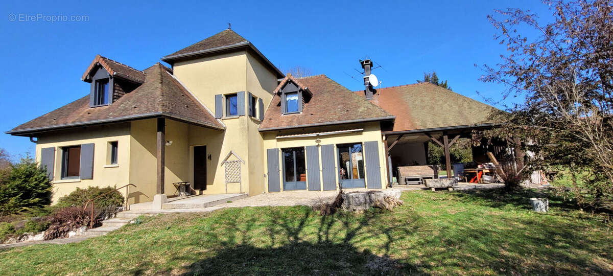 Maison à CHAMPAGNOLE