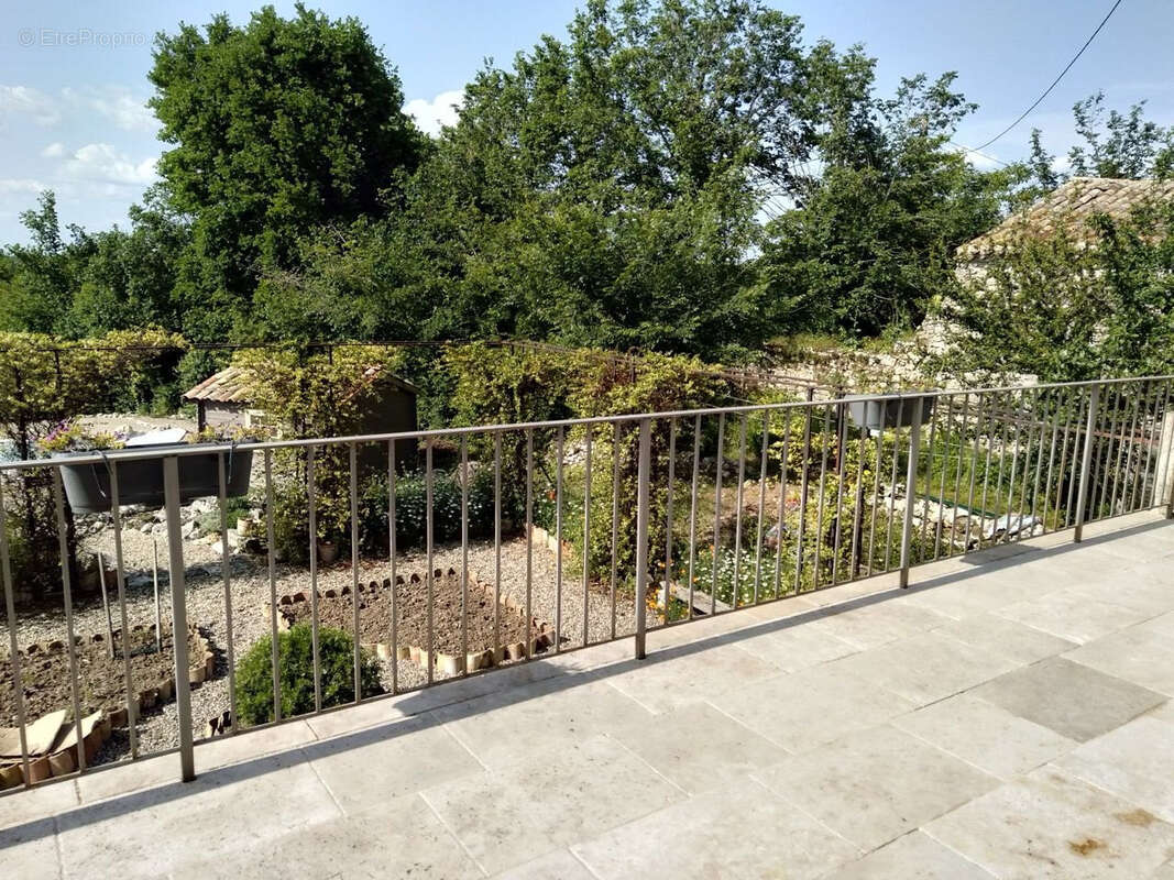 Maison à MONTAIGU-DE-QUERCY