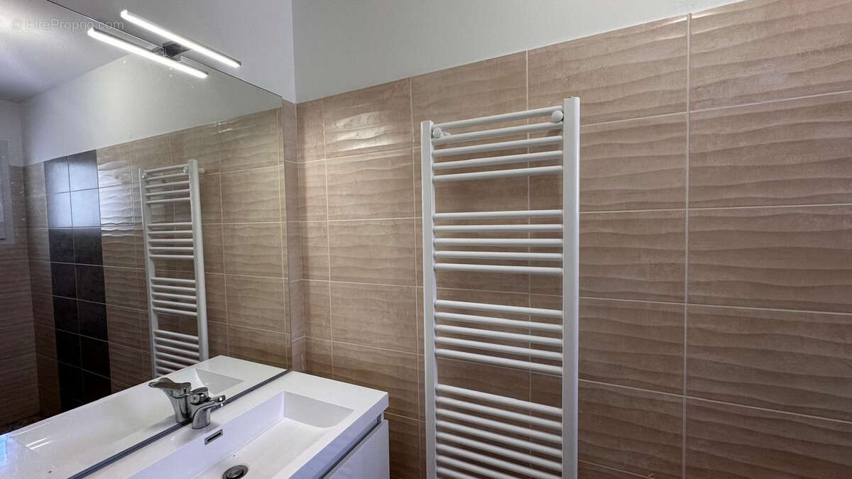 Maison à LA COUCOURDE