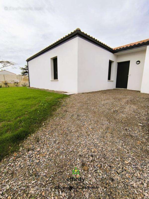 Maison à TALMONT-SAINT-HILAIRE