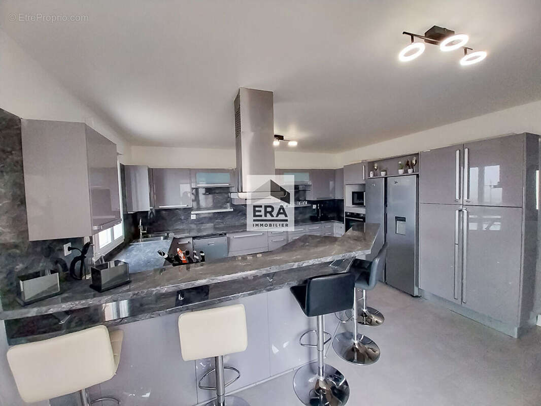 Autre à LA CHAPELLE-VENDOMOISE