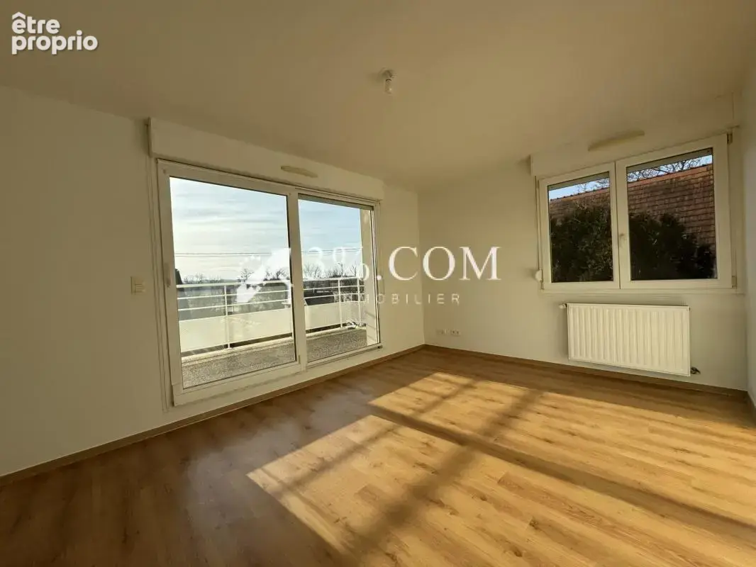 3%COM Beau F4 avec grande terrasse- garage - cave - photo 5