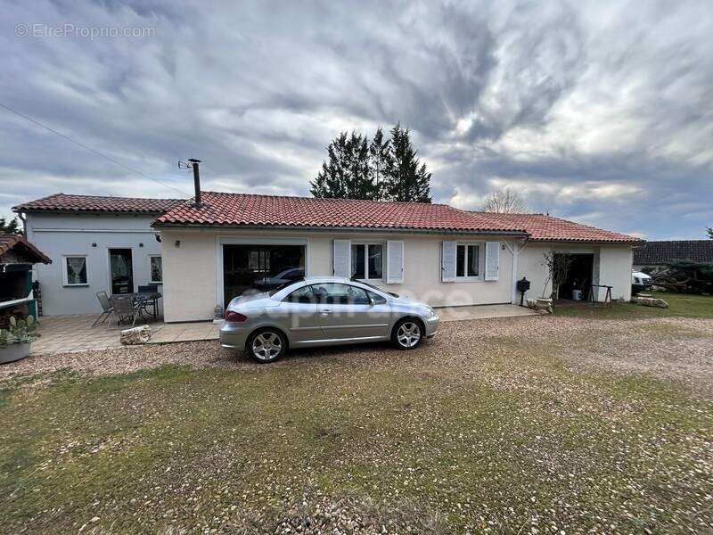 Maison à SAINT-JORY-LAS-BLOUX