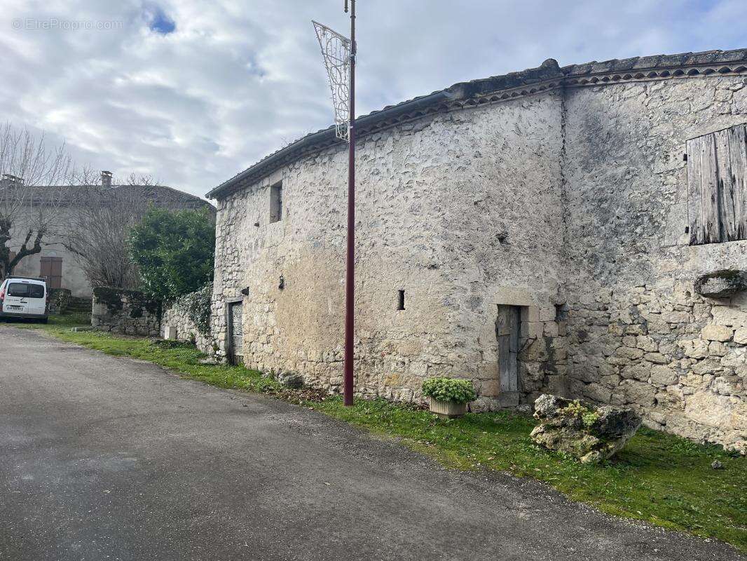 Maison à LACOUR