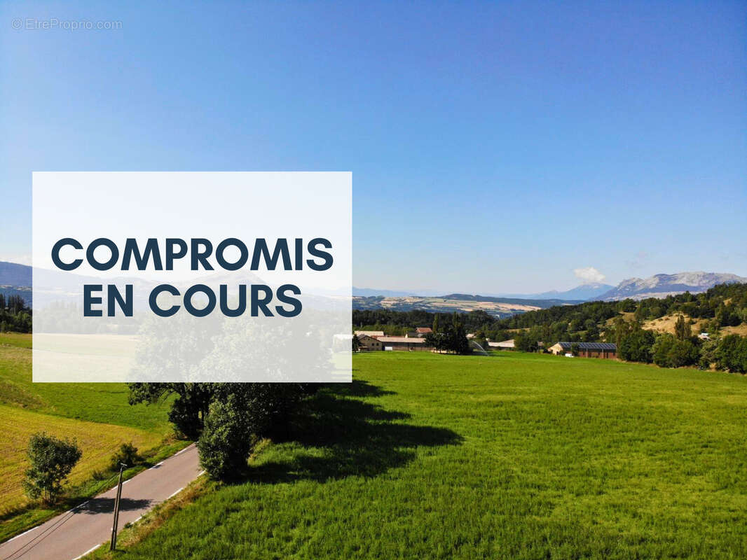 Terrain à SAINT-MICHEL-DE-CHAILLOL