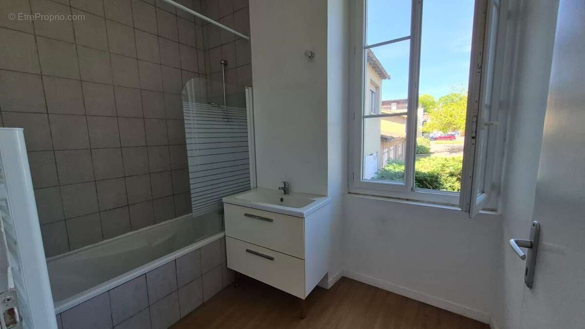 Appartement à CARBON-BLANC