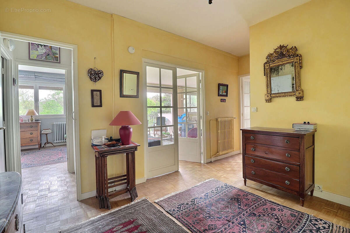 Appartement à L'ETANG-LA-VILLE