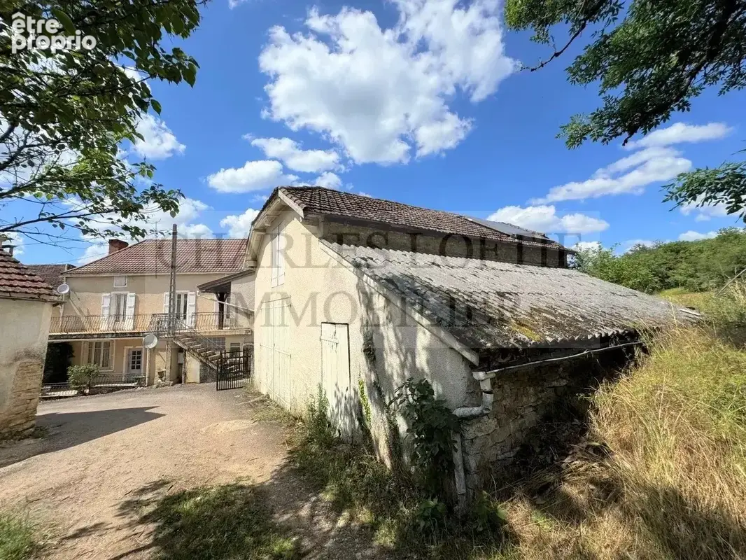 Maison semi mitoyenne à 5 minutes d'un petit village de Bouriane - photo 9