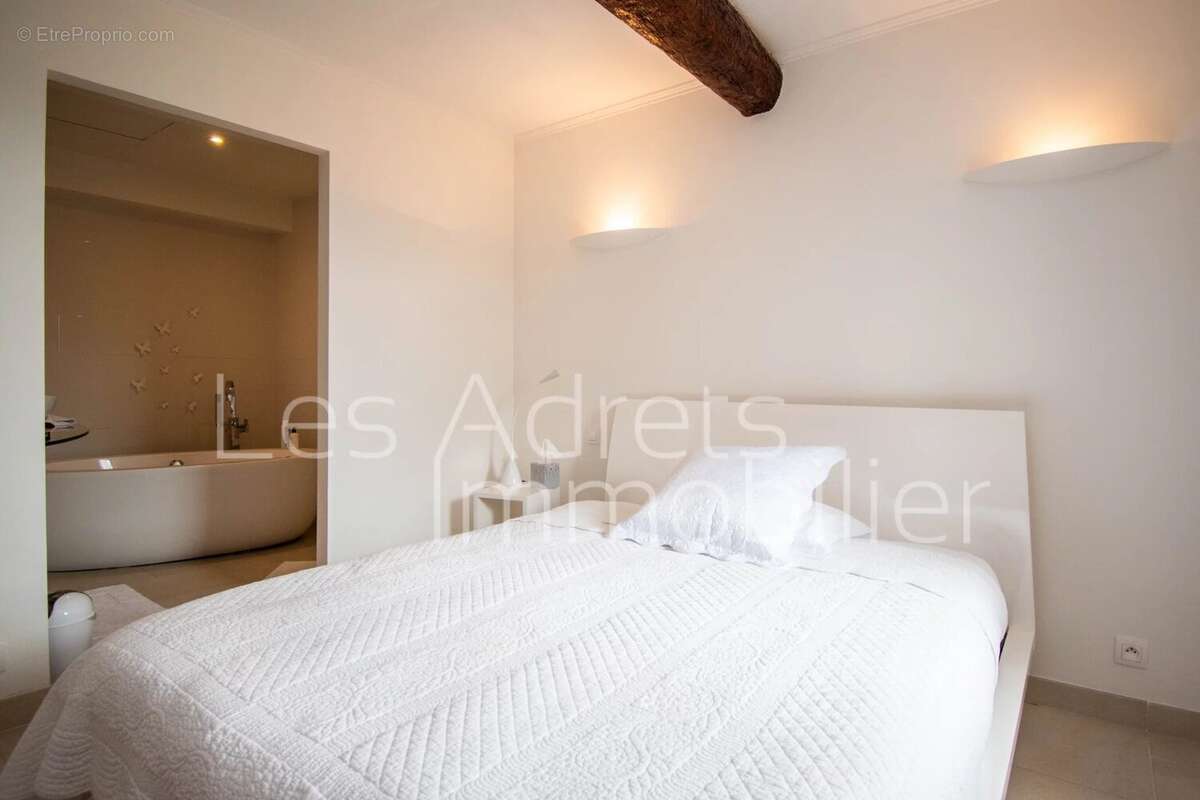 Maison à LES ADRETS-DE-L&#039;ESTEREL