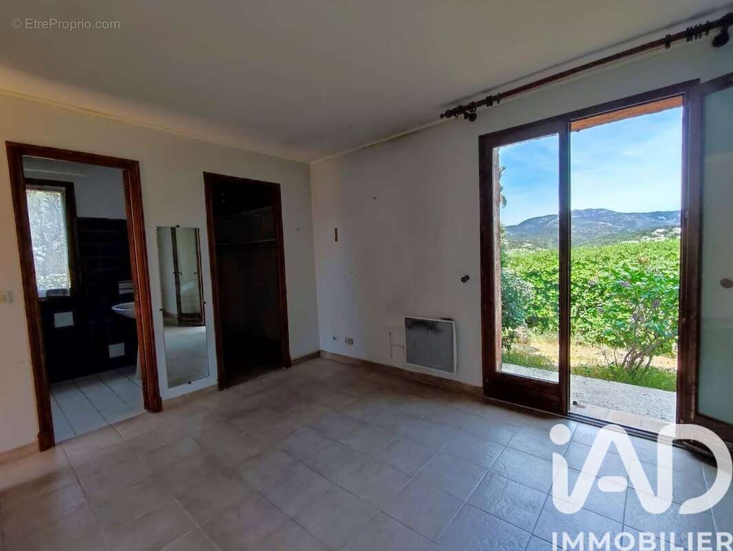Photo 8 - Maison à SAINT-RAPHAEL