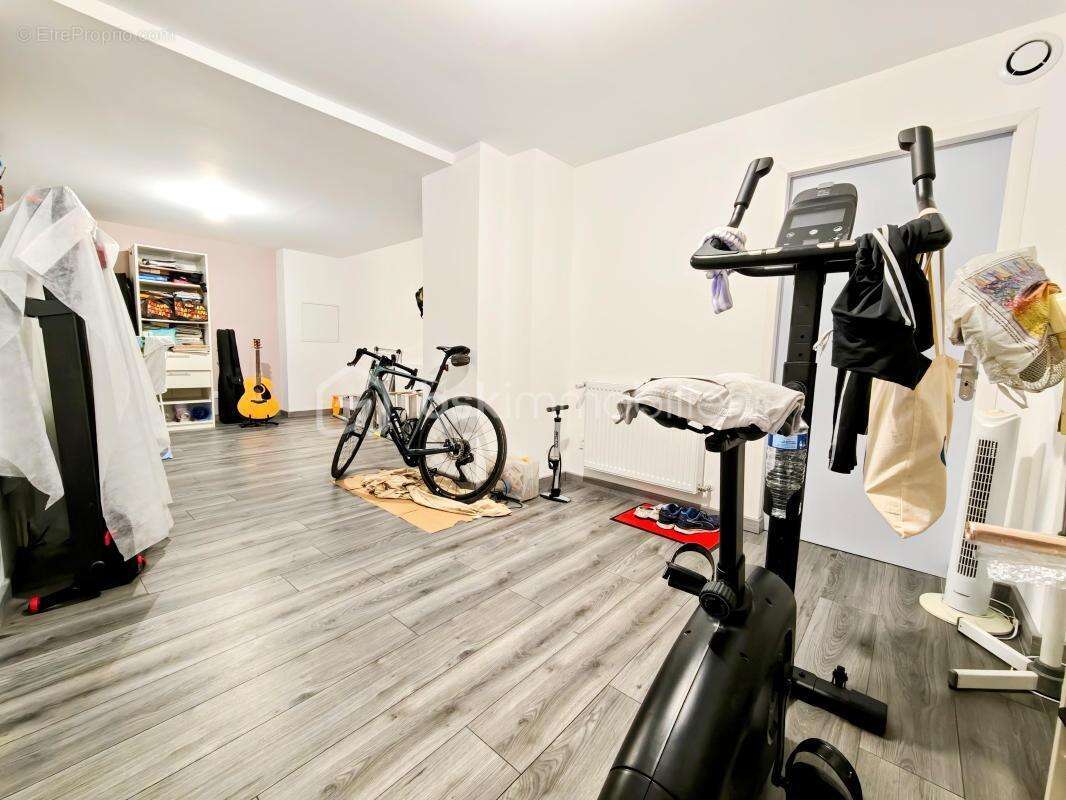 EXCLUSIVITÉ – Magnifique appartement duplex avec terrasse au cœur de la Place du Forum à Reims ! - photo 16