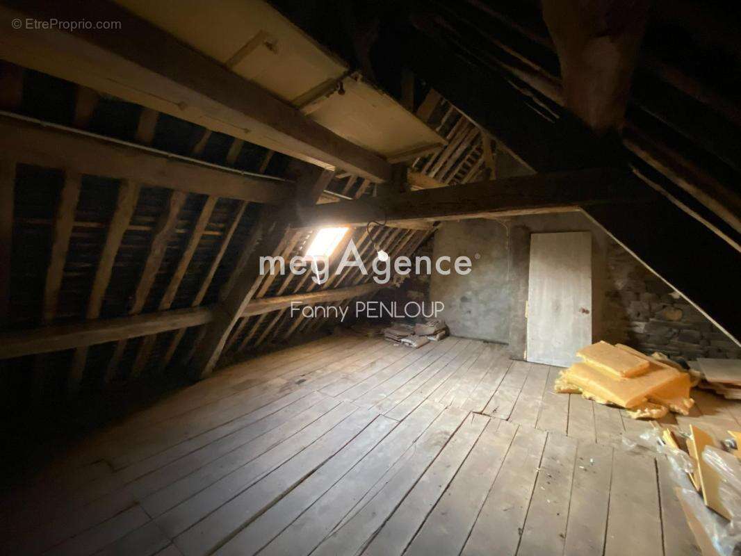 Maison à SAINT-HILAIRE-DU-HARCOUET