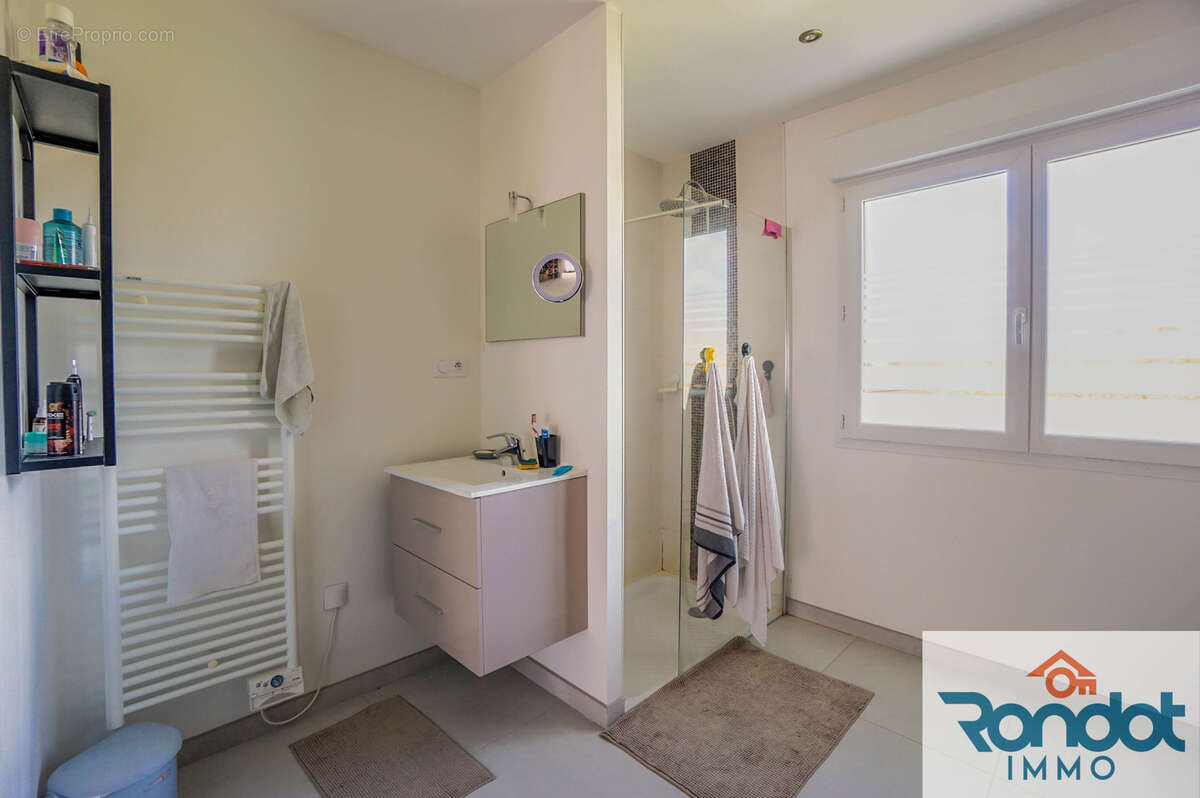 Maison à IS-SUR-TILLE