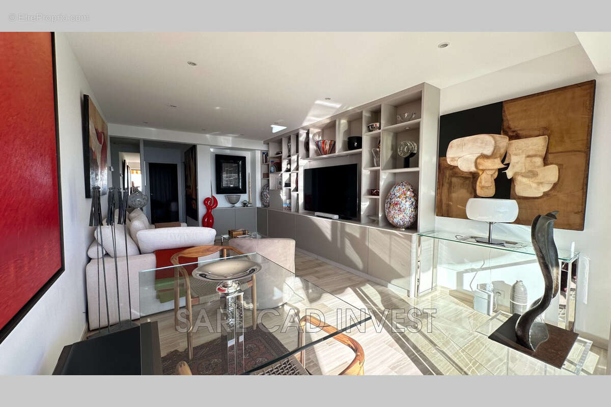 Appartement à VALLAURIS