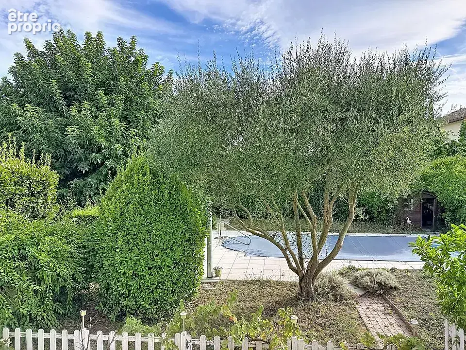 Une maison proche Voie Verte et métro Cuire - photo 3
