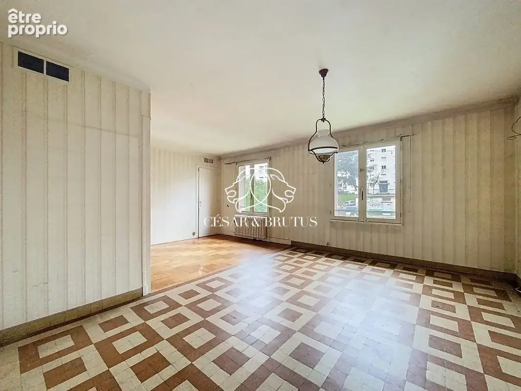 Maison 100 m² à Sainte-Foy-Les-Lyon  - photo 2