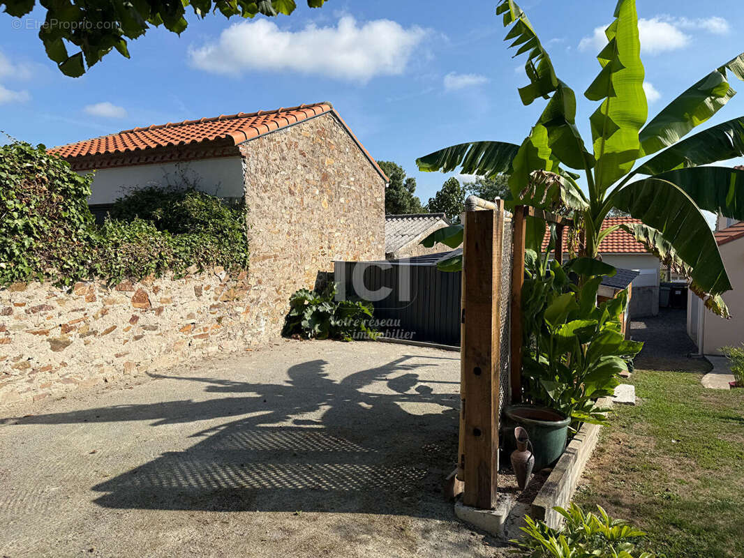 Maison à ROUANS