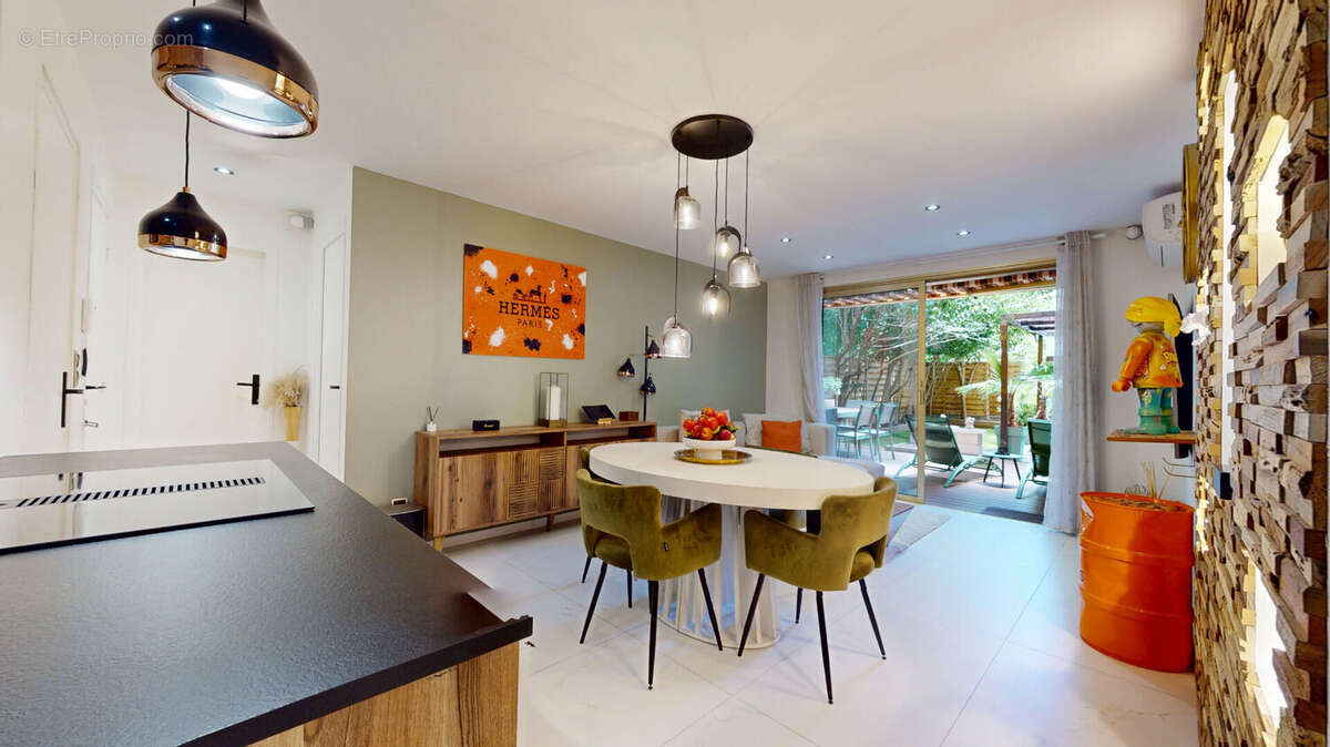 Appartement à SAINT-LAURENT-DU-VAR