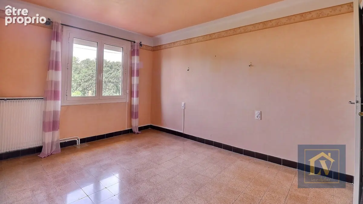 A vendre Maison de 5 pièces en 3 faces avec garage - photo 7