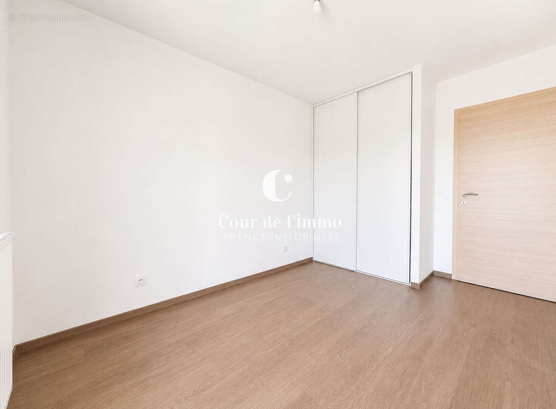 Appartement à ETREMBIERES