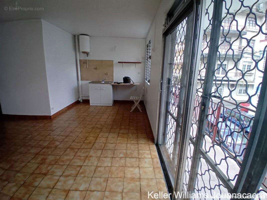FORT DE FRANCE : appartement (30 m²) à vendre - photo 2