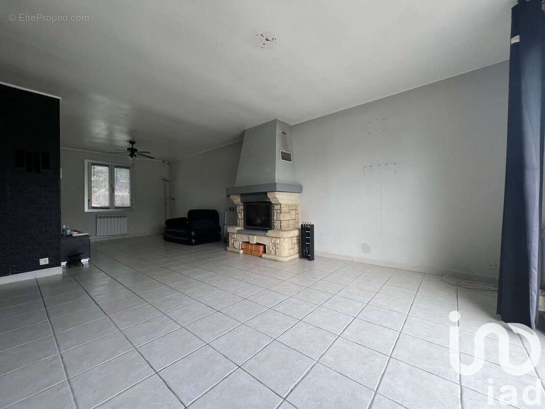 Photo 2 - Maison à ETREPAGNY