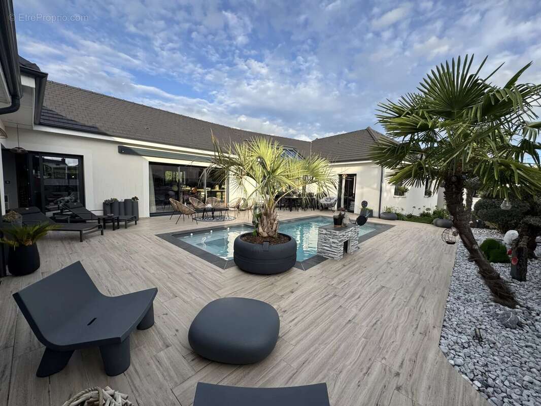 Maison à VILLEMANDEUR