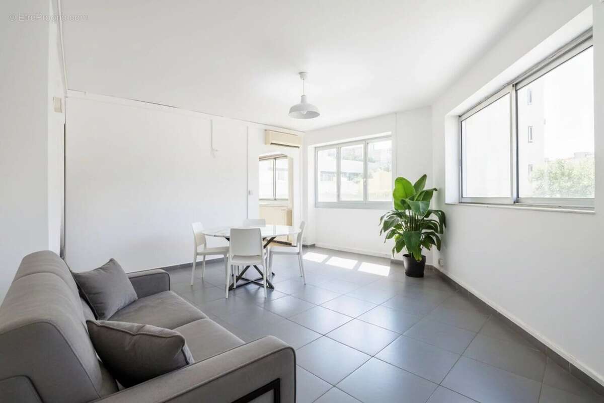 Appartement à MARSEILLE-7E