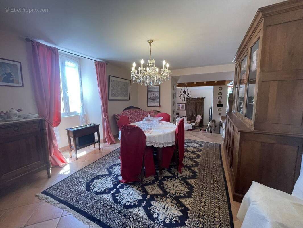Maison à MONTJAUX