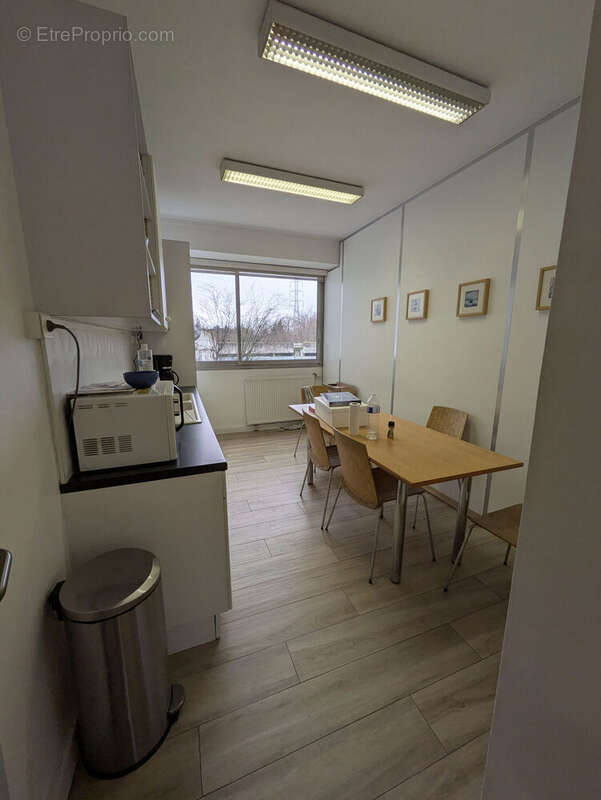 Photo 3 - Commerce à COURCOURONNES