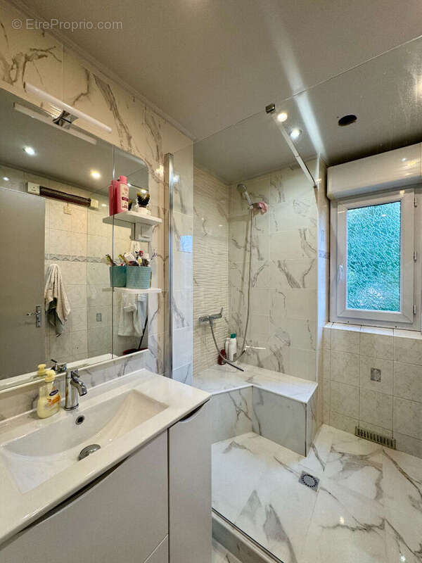 Appartement à CLICHY-SOUS-BOIS