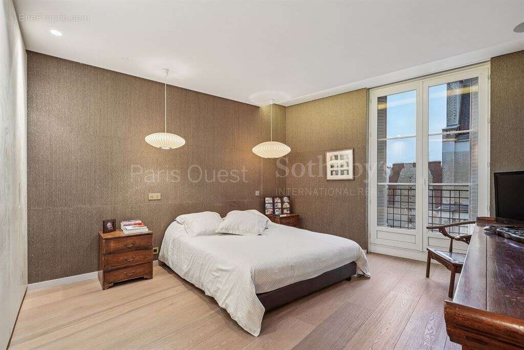 Appartement à PARIS-7E