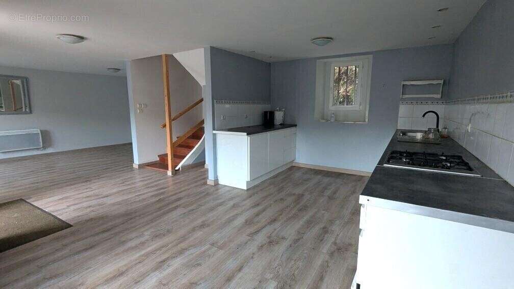 Maison à SAINT-MARTIN-DES-CHAMPS